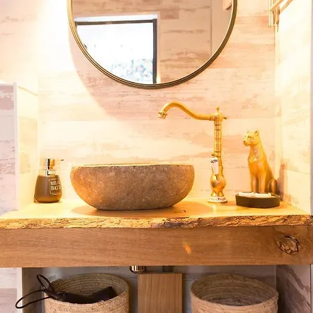 Appartement Romantisme Et Glamour 2 Avec , Clim Et Jardin *