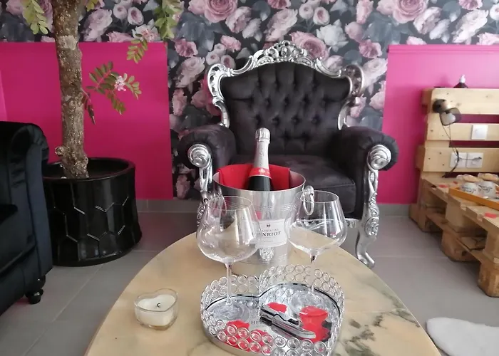 Romantisme Et Glamour 2 Avec , Clim Et Jardin Dijon