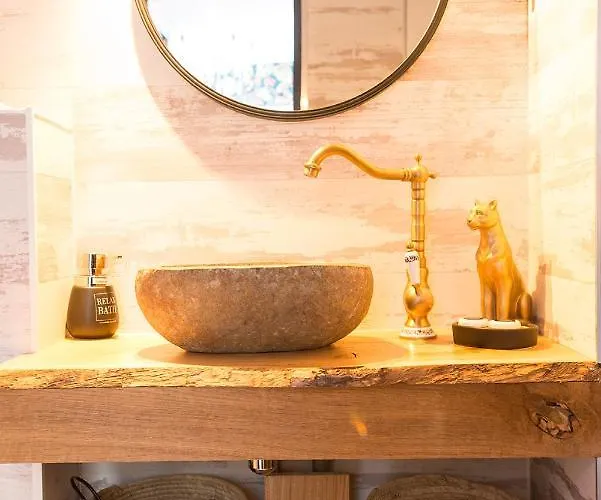 Apartment Romantisme Et Glamour 2 Avec , Clim Et Jardin *